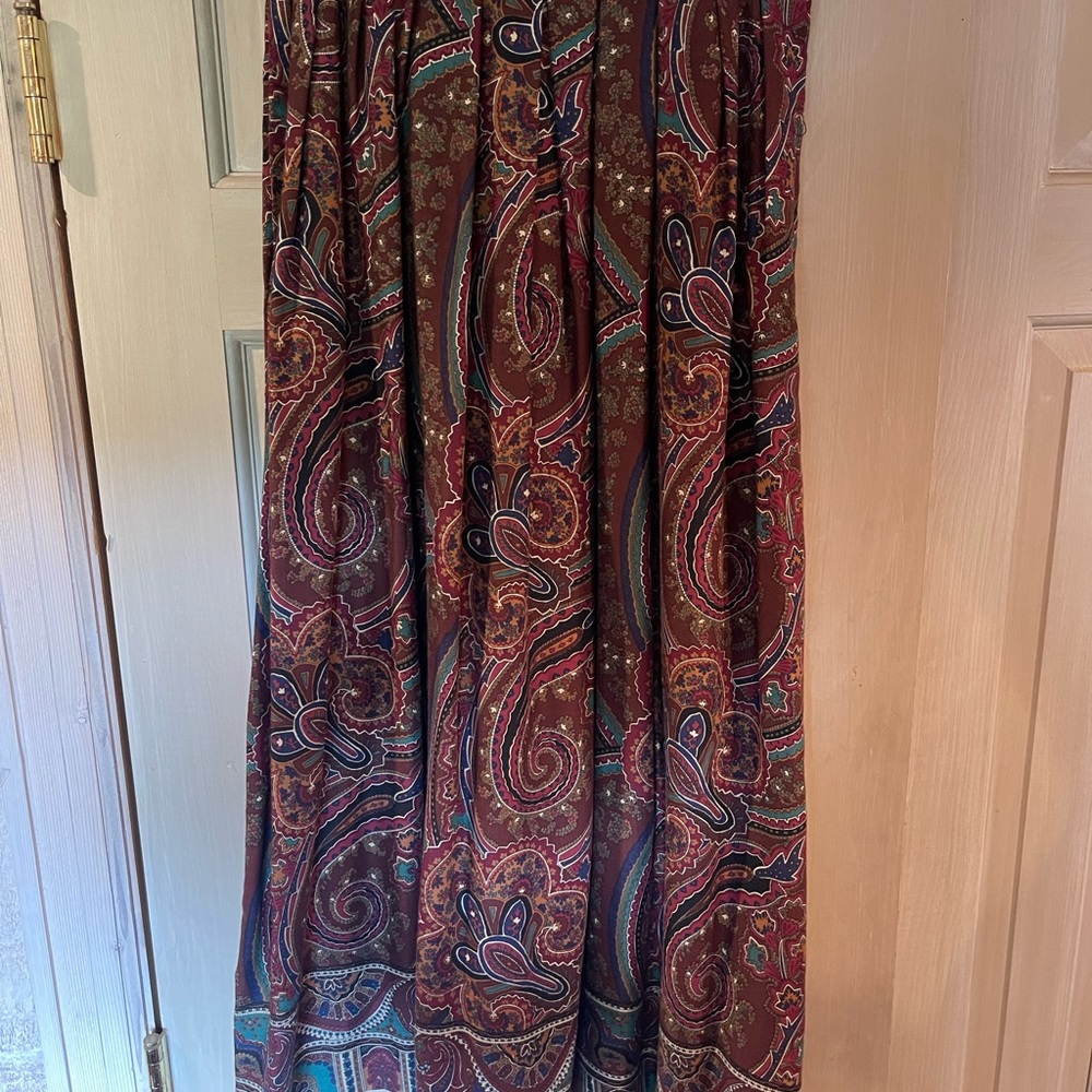 VINTAGE JH COLLECTIBLES PAISLEY MIDI SKIRT WITH PRINTED TRIM ON BOTTOM SIZE 10